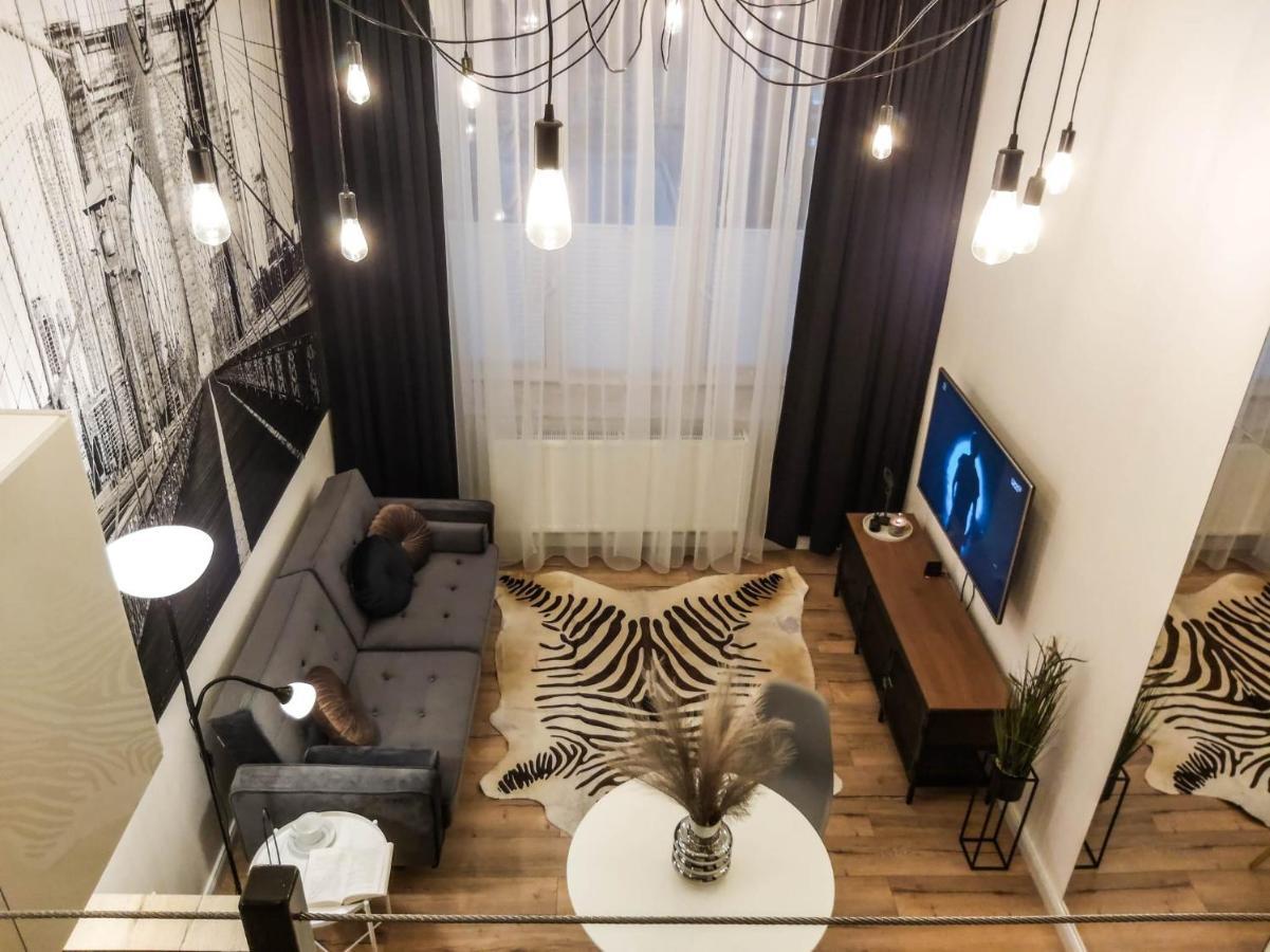 Bezagenta Mozart2 Loft Studio Easy Access To City ワルシャワ エクステリア 写真